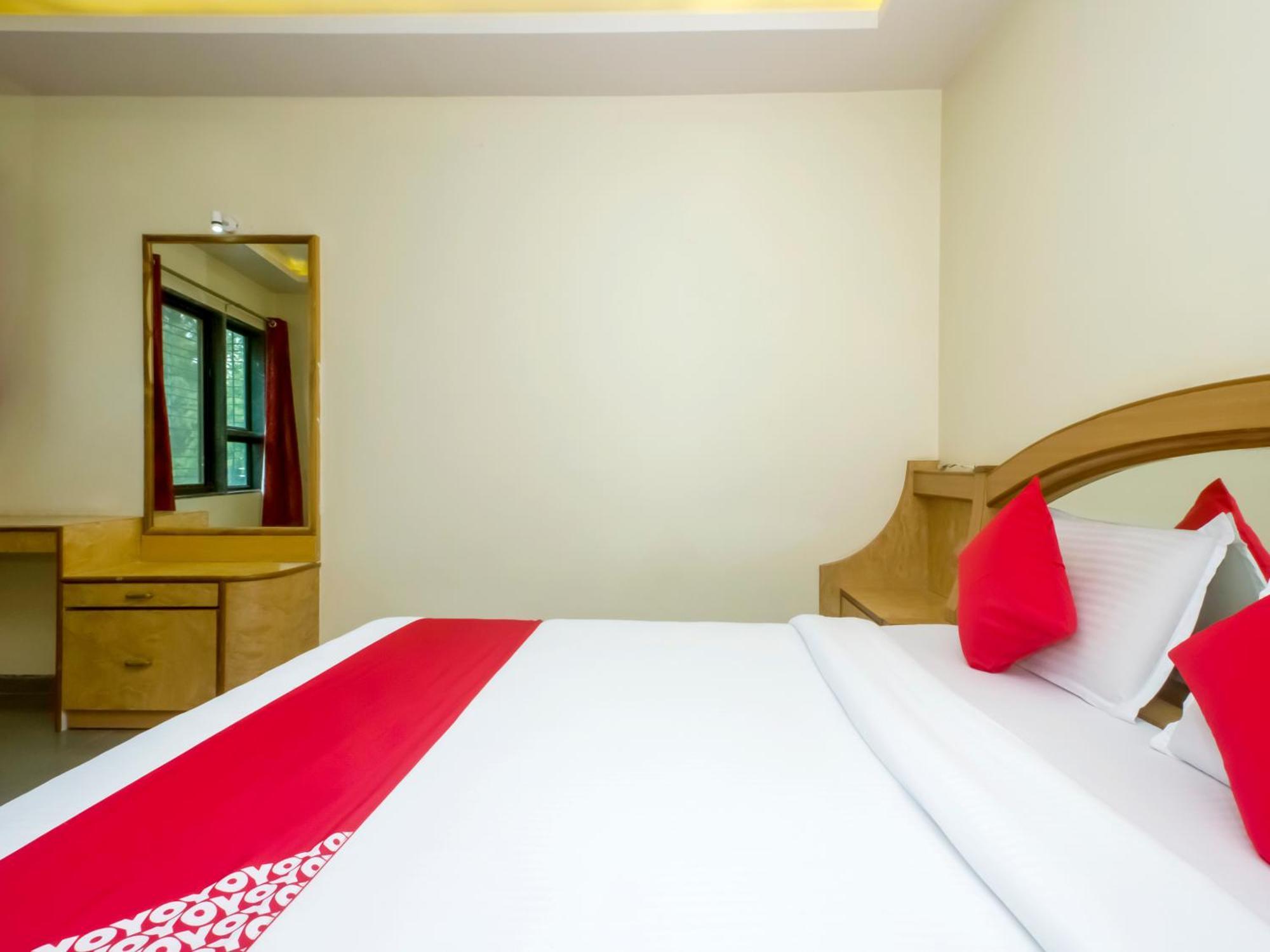 Hotel New Uttam Hira Palace Nashik Exterior foto